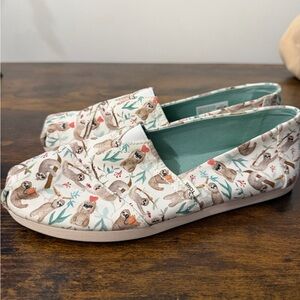 Toms Sloth Slip-Ons sz 6.5